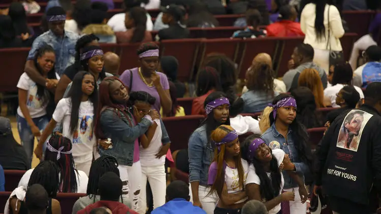 One Thousand Mourners Turn Out For Funeral Of 19-Year-Old Kenneka ...