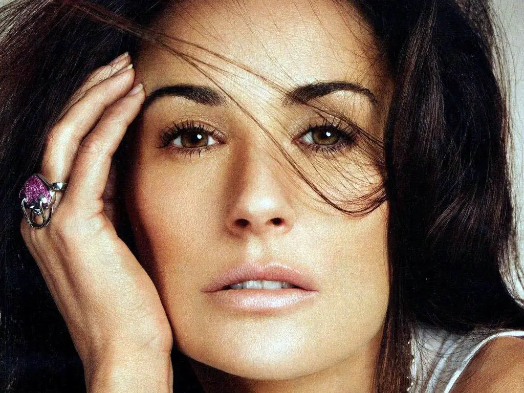 Celebrities And Their Bizarre Habits That Will Blow Your Mind
