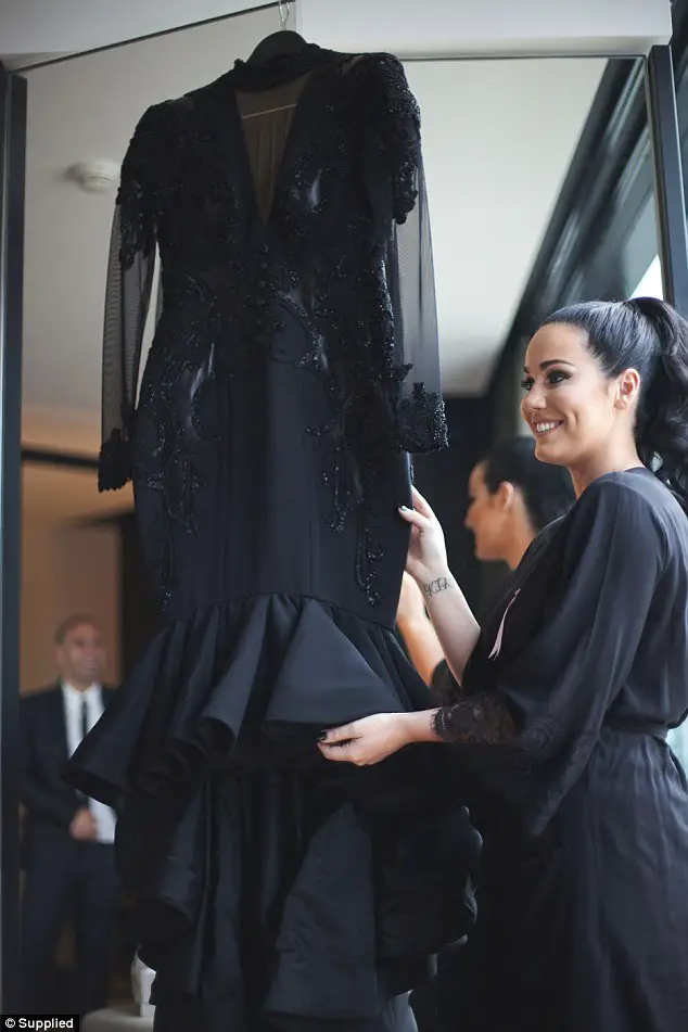 can bride wear black