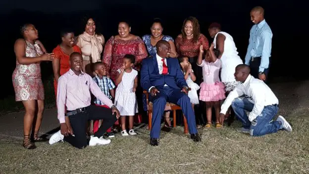 Découvrez Musa Mseleku, un homme de 43 ans avec quatre femmes et dix enfants qui vivent en parfaite harmonie (photos)