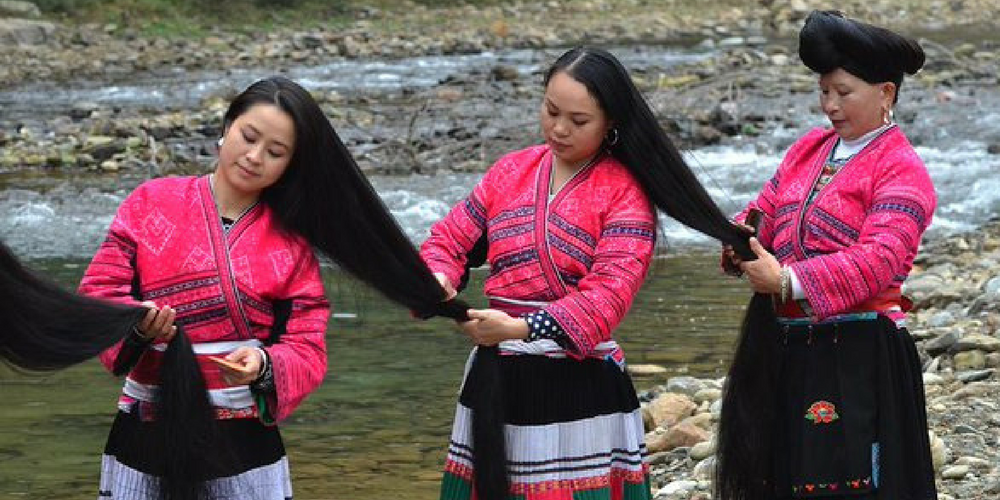 They Wash Their Hair With This Secret Ingredient And It Grows To Their Feet And Never Goes Grey!