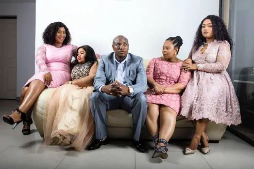 Découvrez Musa Mseleku, un homme de 43 ans avec quatre femmes et dix enfants qui vivent en parfaite harmonie (photos)