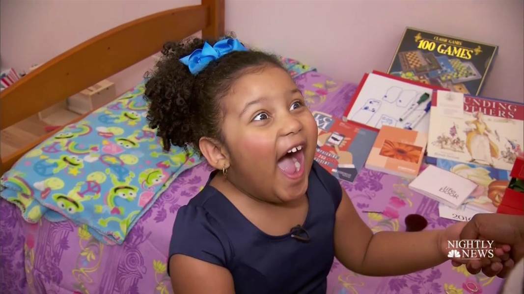 Cette fillette de 4 ans a déjà lu plus de 1000 livres (vidéo)