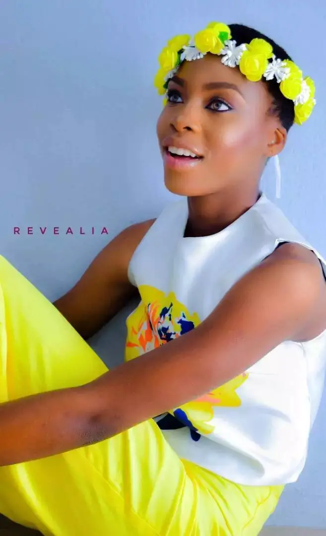 La fille nigériane aux yeux kaléidoscopiques sollicitée pour une carrière de top modèle (vidéo)