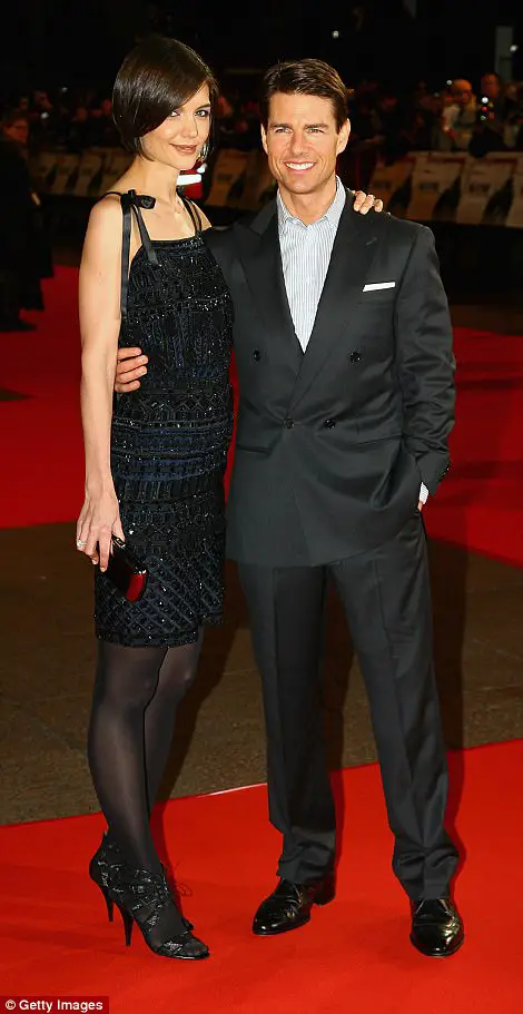 Katie Holmes And Jamie Foxx FINALLY Confirm Relationship As They Hold Hands On Beach