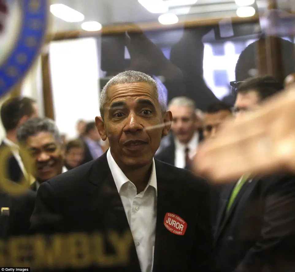 Former President Barack Obama Causes Fan Frenzy As He Reports To $17.20-Per-Day Jury Duty In Chicago