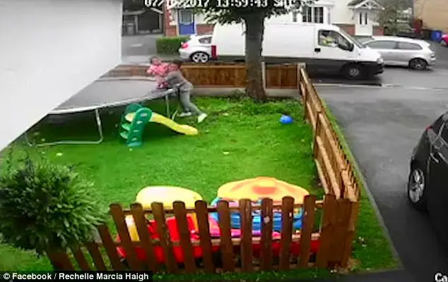 Girl Hailed As Hero After Saving Her Sisters From Stranger Luring Them Into Van