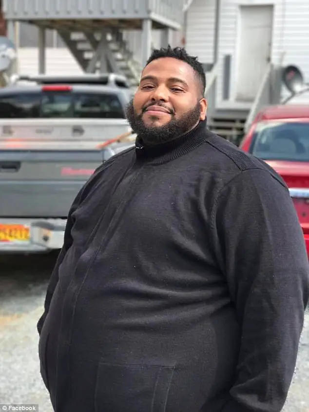 Man’s Perfect Response To Racist Woman At Airport Goes Viral