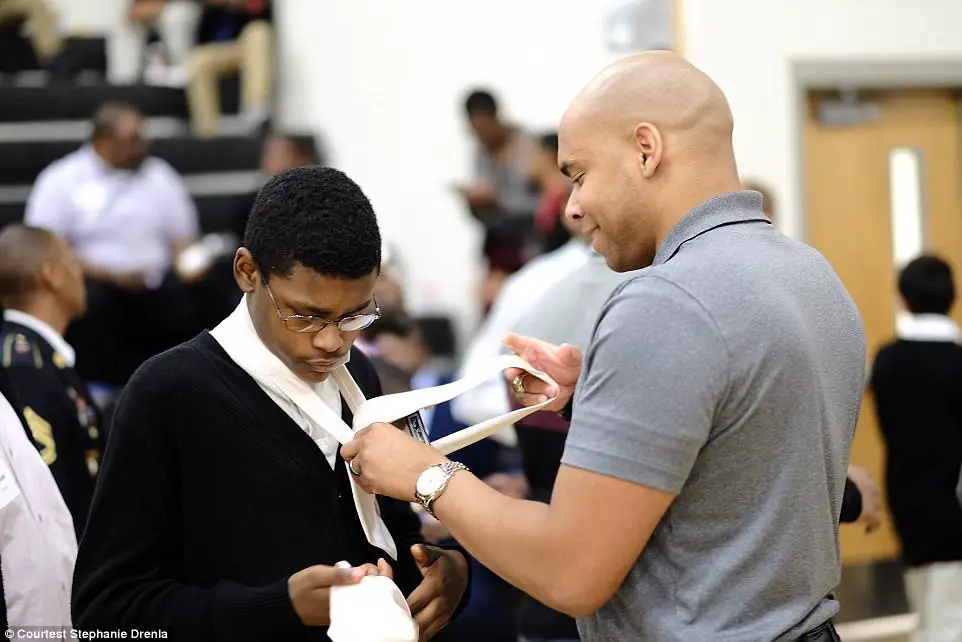 SIX HUNDRED Men Turn Up To Stand In For Absent Fathers At Texas School’s Breakfast With Dads Event