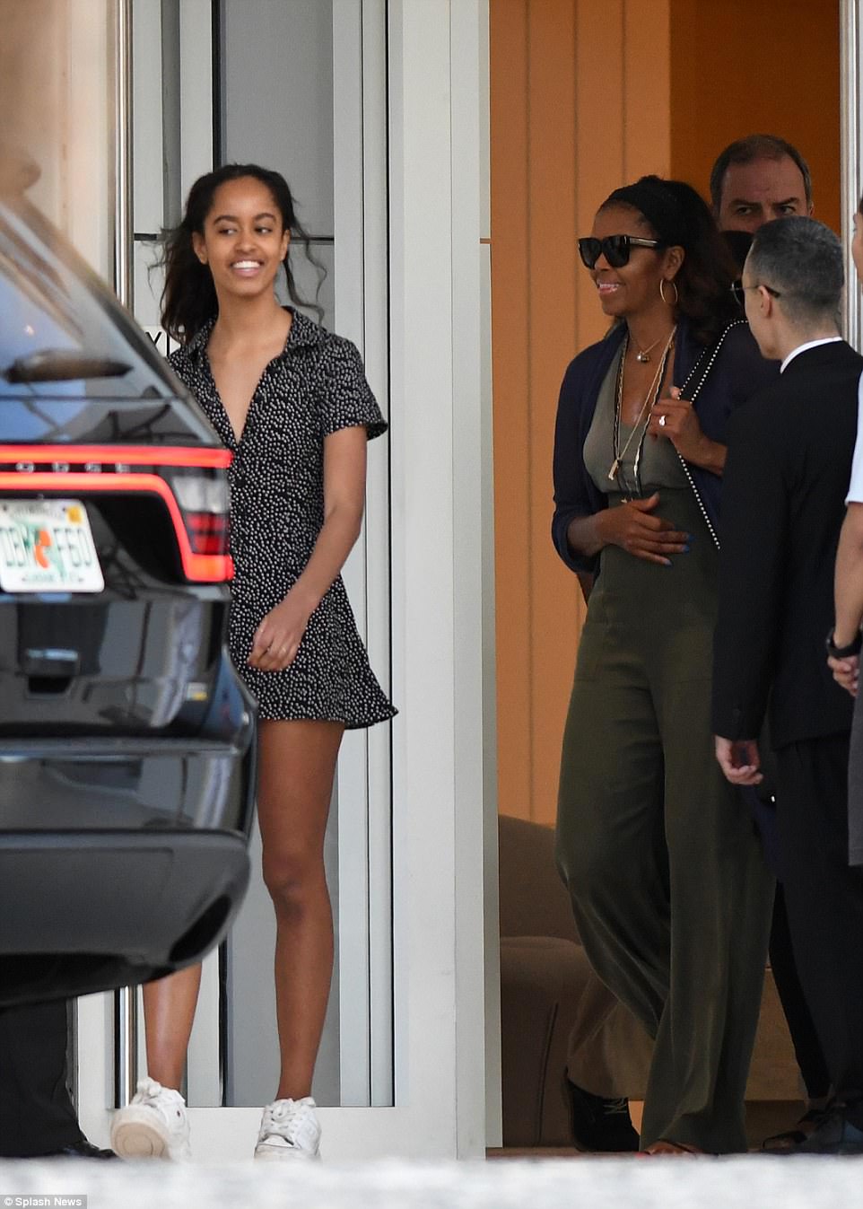 Michelle Obama Looks Sensational In White Bikini And Cut