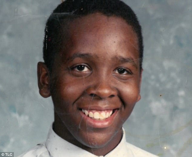 Morbidly Obese Man Who Weighs More Than 700lbs Still Serves As A Caretaker For His Bedridden Mom - Even Though He Can Barely Walk