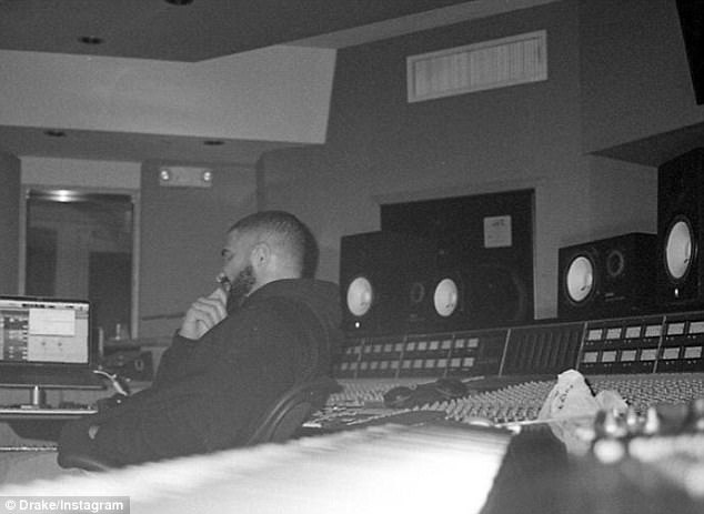 Drake Buys $50K Worth Of Groceries For Miami Fans! (Pics And Videos)