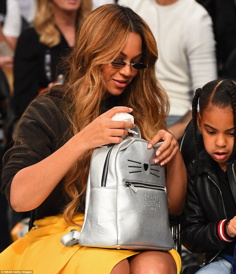 Beyonce's Daughter Blue Ivy Steals The Spotlight As The Pair Snap Selfies At NBA All-Star Game in Los Angeles