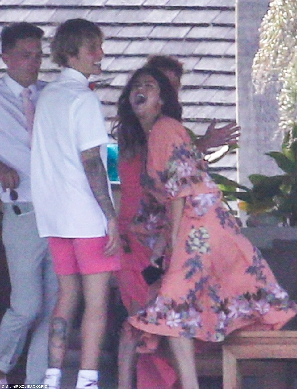 Justin Bieber And Selena Gomez Are The Picture Of Love As They Attend His Father S Wedding