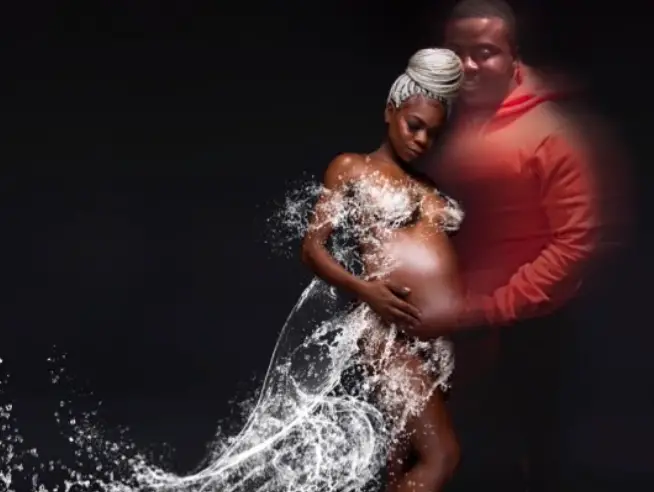 Grieving Widow Photoshops Her Late Husband Into Her Maternity Photo Shoot