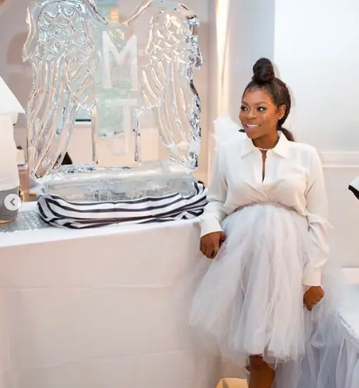 Grieving Widow Photoshops Her Late Husband Into Her Maternity Photo Shoot