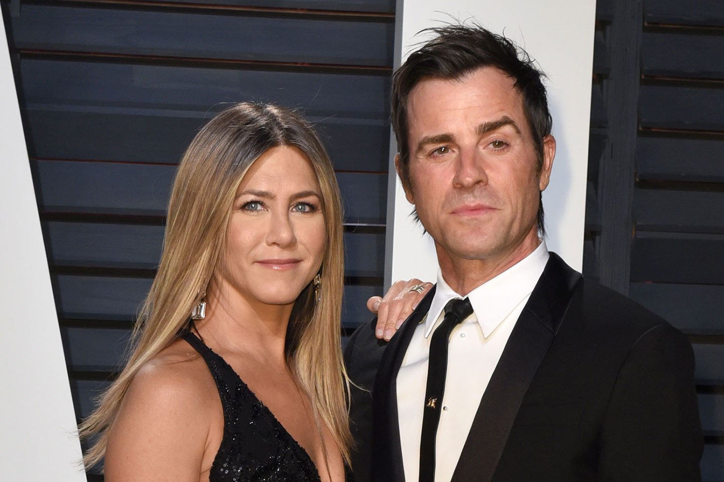 Fans Post Hilarious Memes Rooting For A Brad Pitt And Jennifer Aniston Reunion After Both Hollywood Stars' Second Marriages Collapse