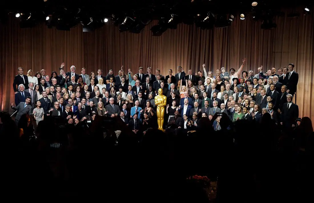 Oscar Class of 2018 Photo! Mary J Blige, Margot Robbie & More Pose At Annual Luncheon