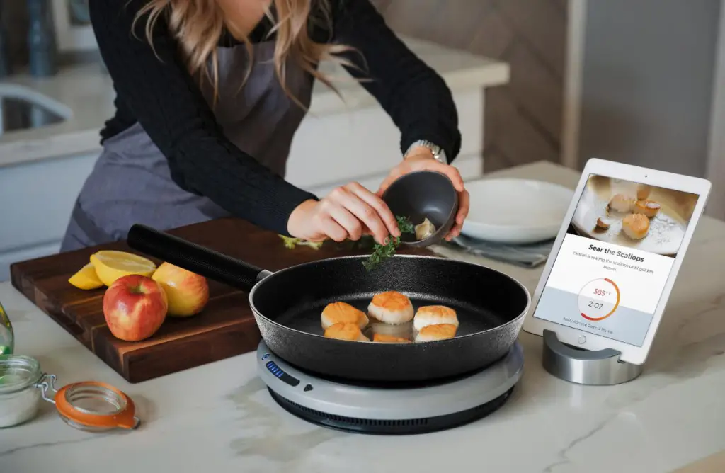 10 Reasons Why You Need Cast Iron Cookware in Your Kitchen