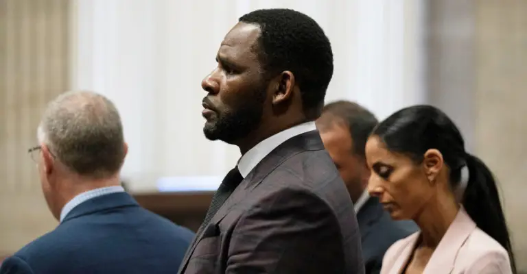 R. Kelly's 'Friend' Who Posted His $100K Bond Wants Her Money Back