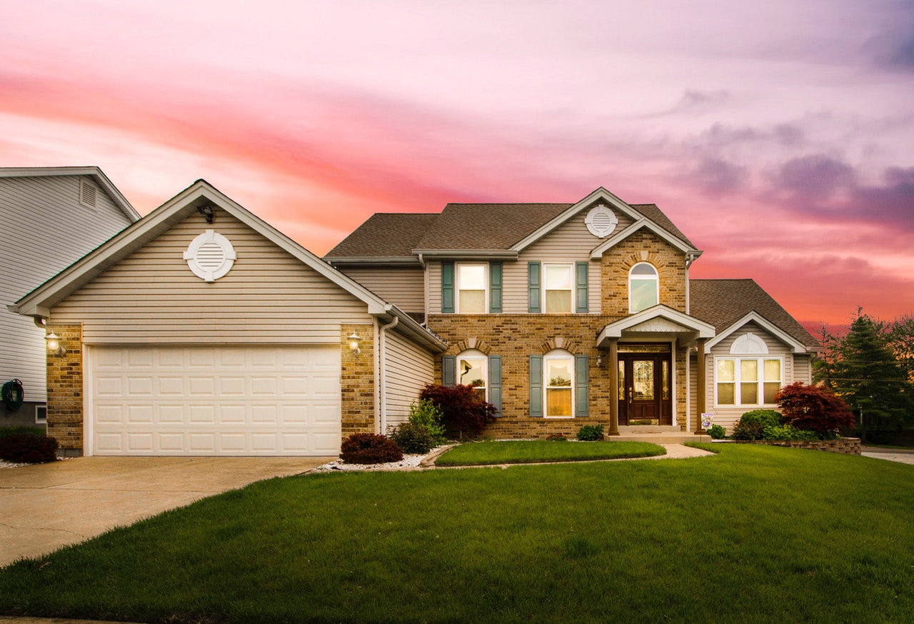 5 Features to Look for While Planning to Buy A New Garage Door