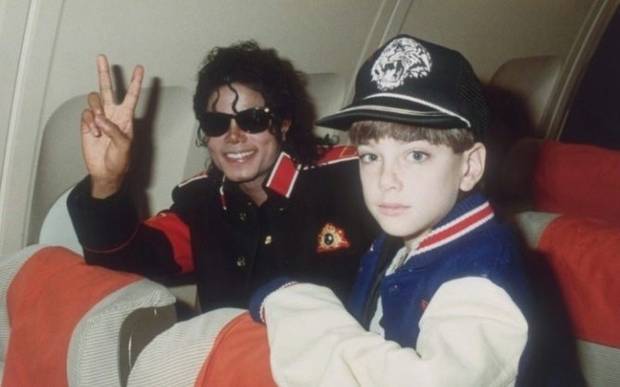 Michael Jackson's Bodyguard Recalls 'Sneaking Girls' Into The Popstar's Bedroom And Insists He's Not A Pedophile