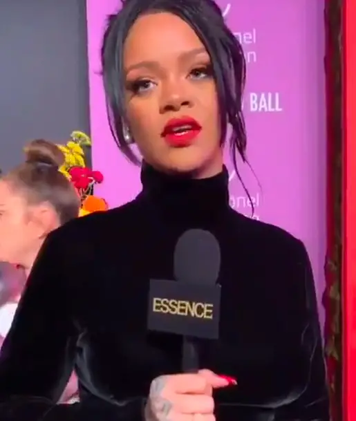 Rihanna Drives Fans Wild With Excitement As She Sparks Pregnancy Rumors
