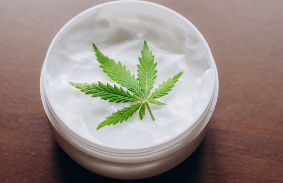 7 Benefits of Using CBD Balm