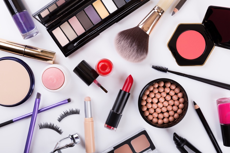 What Makeup Should Make up Your Cruise Packing List?