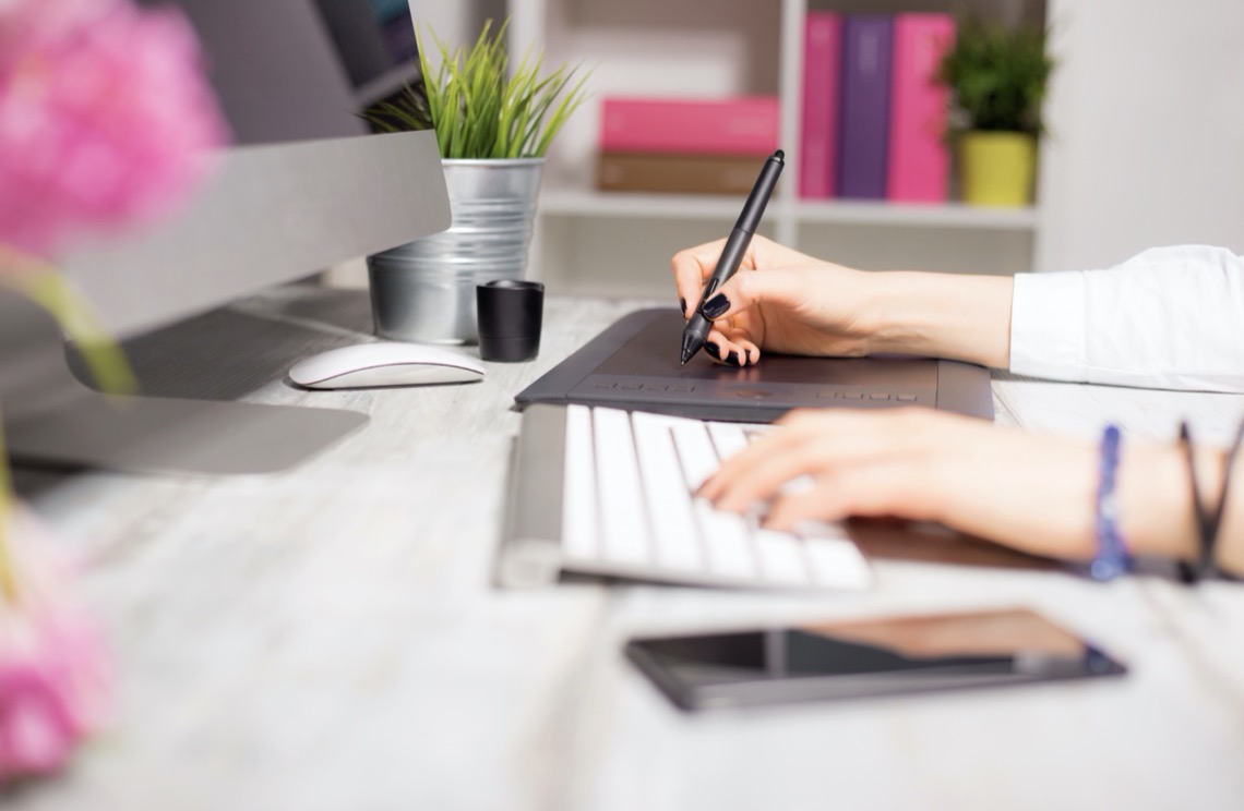 10 Ways to Make Working at a Desk More Comfortable