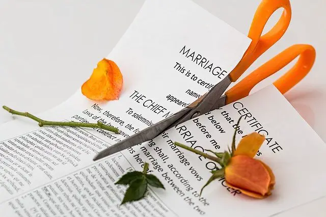 How Does Divorce Work in Arizona?