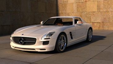 What Are the Pros and Cons of a Mercedes-Benz?