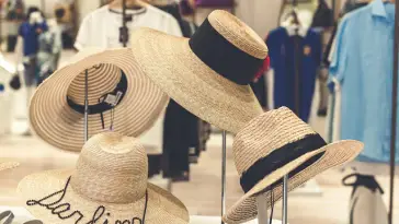 Fashion Accessories Every Modern Woman Will Need This Holiday Season