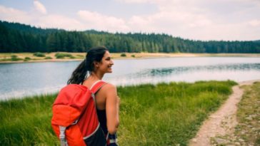 women travelling solo