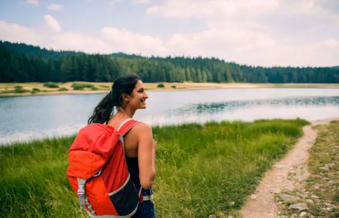 women travelling solo
