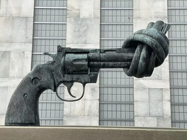 guns