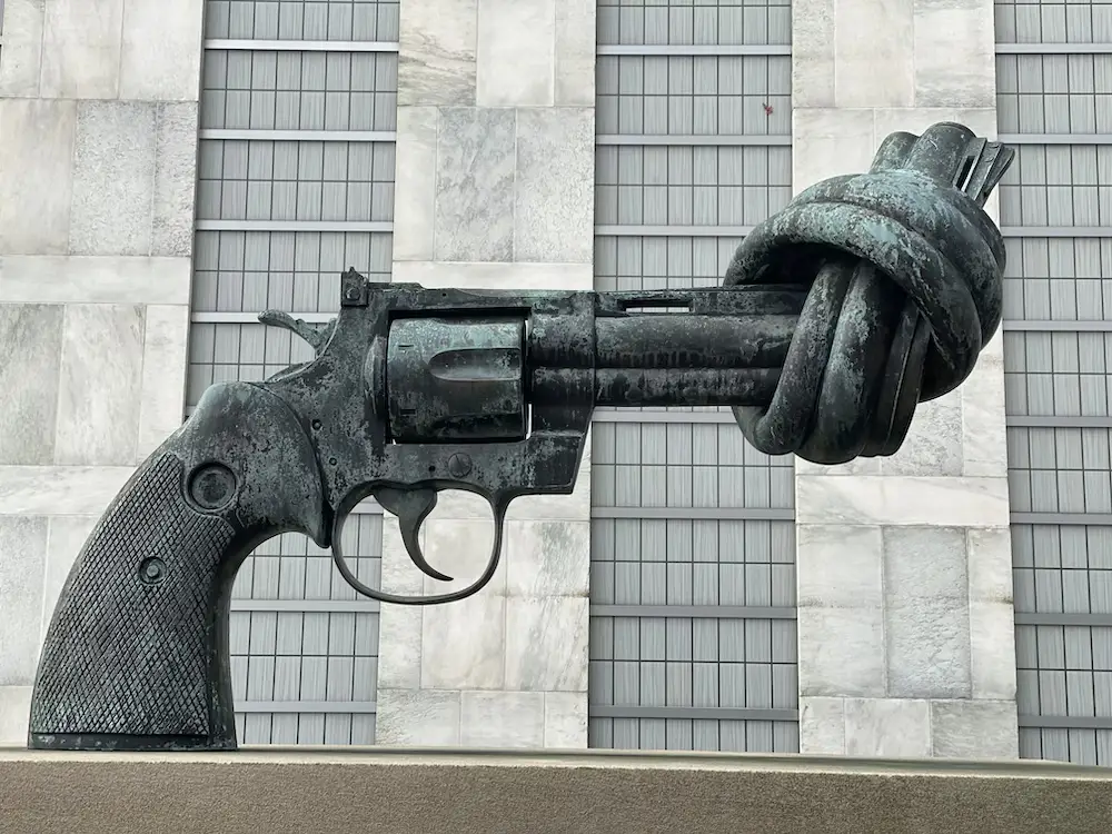 guns