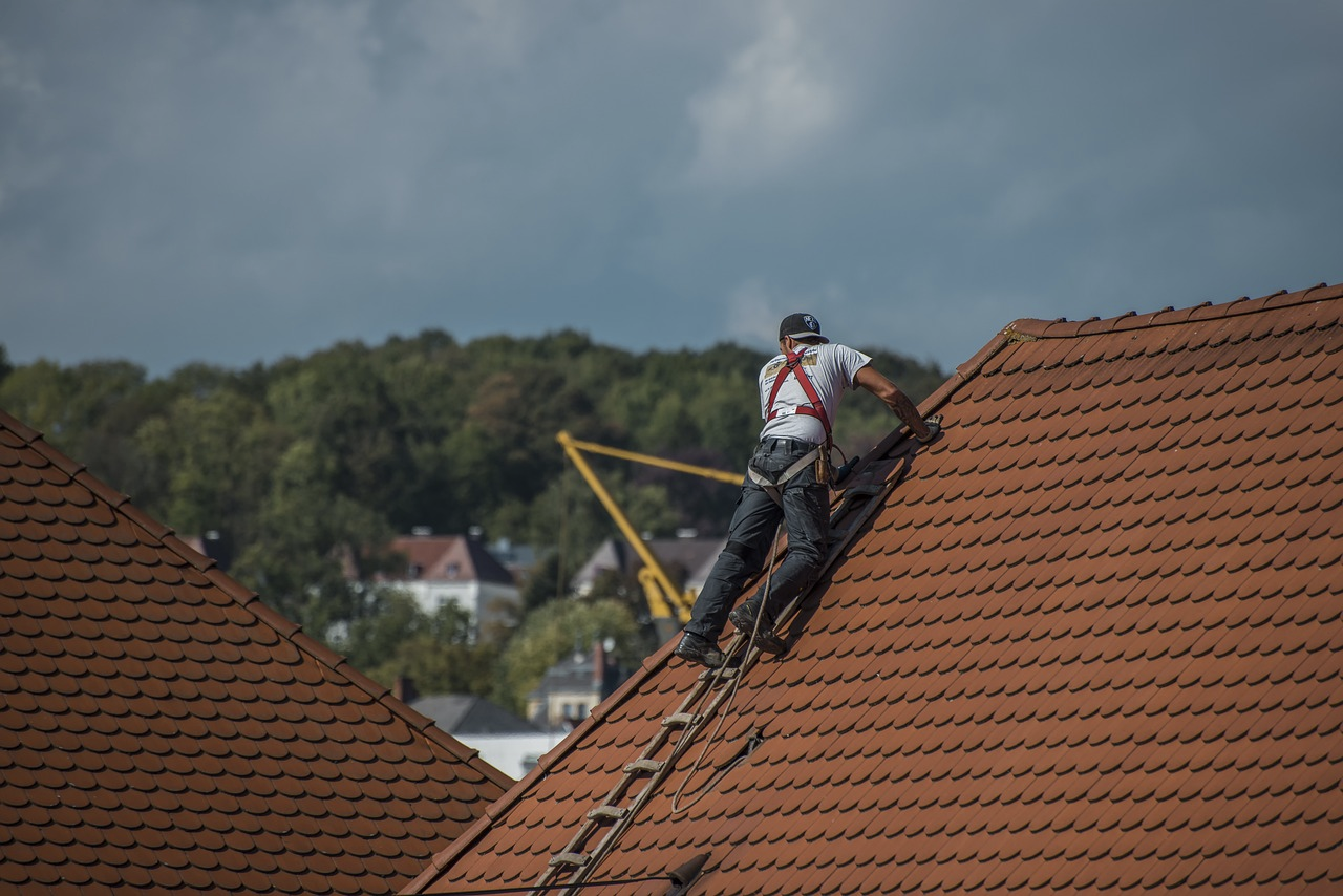 Pick The Right Roofing Contractor With These Smart Steps