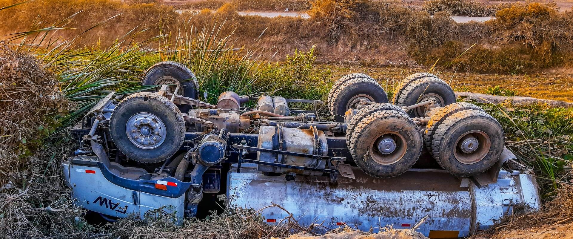 What to Know When Pursuing a Legal Claim After a Truck Accident