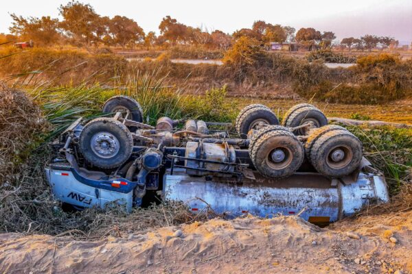 What to Know When Pursuing a Legal Claim After a Truck Accident